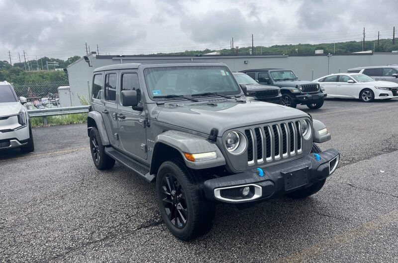 Used 2023 Jeep Wrangler Unlimited Sahara w/ Cold Weather Group AWD/4WD image 1