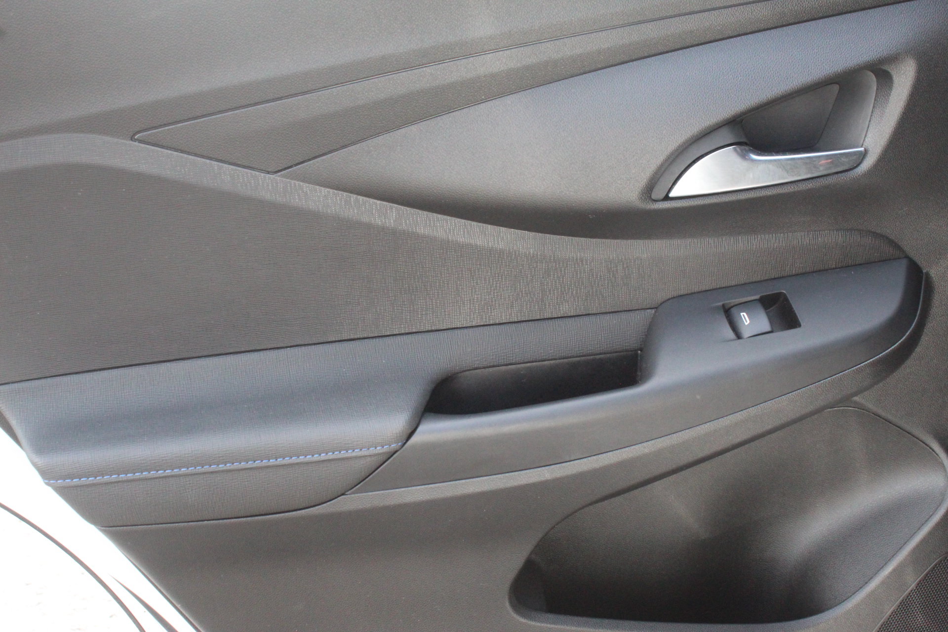 Used 2024 Buick Envista Sport Touring w/ Convenience I Package FWD image 25