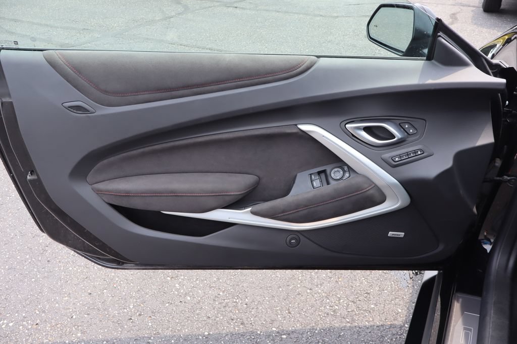 Used 2022 Chevrolet Camaro ZL1 RWD image 22