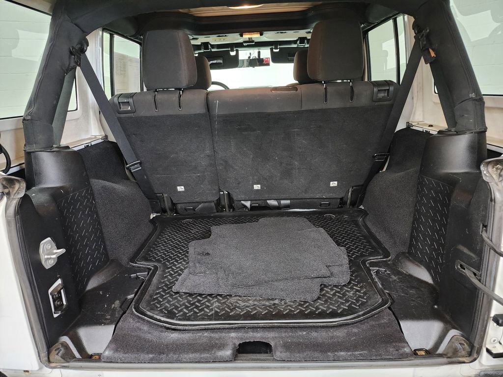 Used 2015 Jeep Wrangler Unlimited Sport w/ Connectivity Group image 24