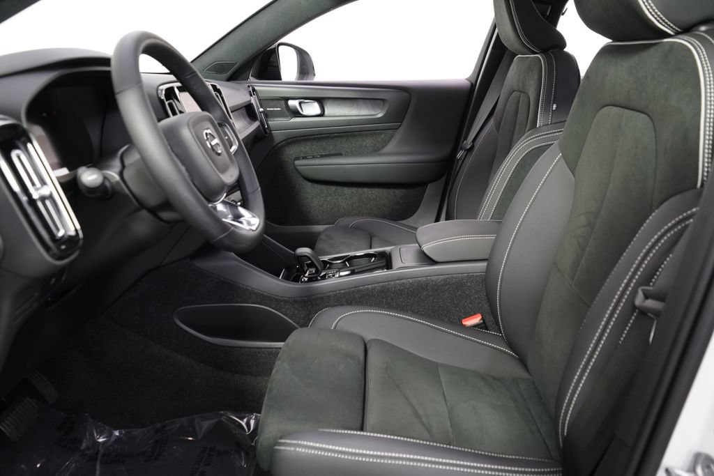 Used 2023 Volvo C40 P8 Recharge Ultimate AWD/4WD image 13