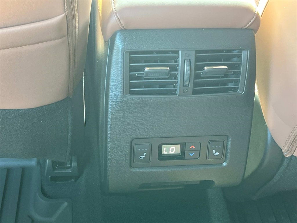 New 2025 Mitsubishi Outlander SEL image 28