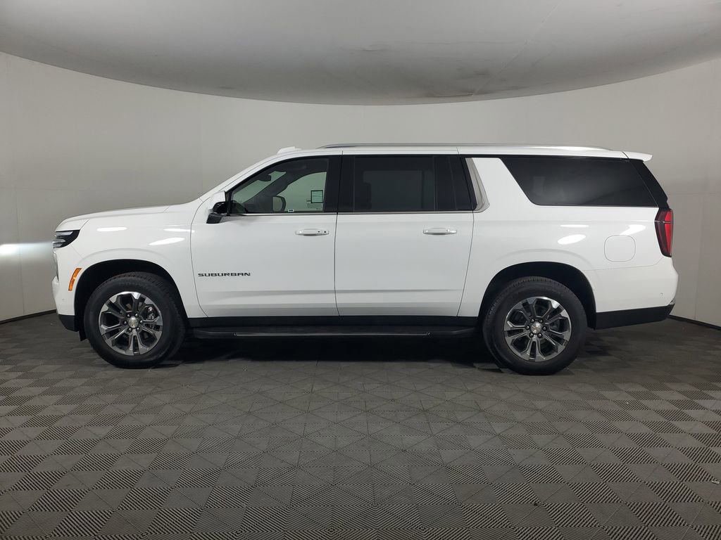 Used 2025 Chevrolet Suburban LS image 7