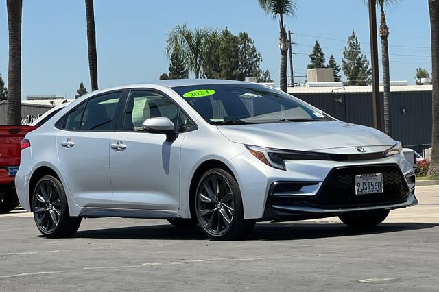 Used 2024 Toyota Corolla SE FWD image 2