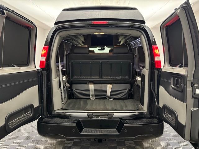 Used 2021 Chevrolet Express 2500 image 10