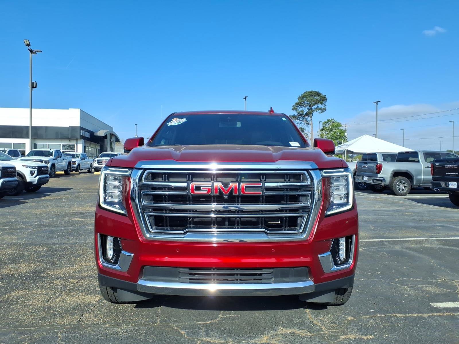Used 2023 GMC Yukon SLT w/ SLT Premium Package image 2