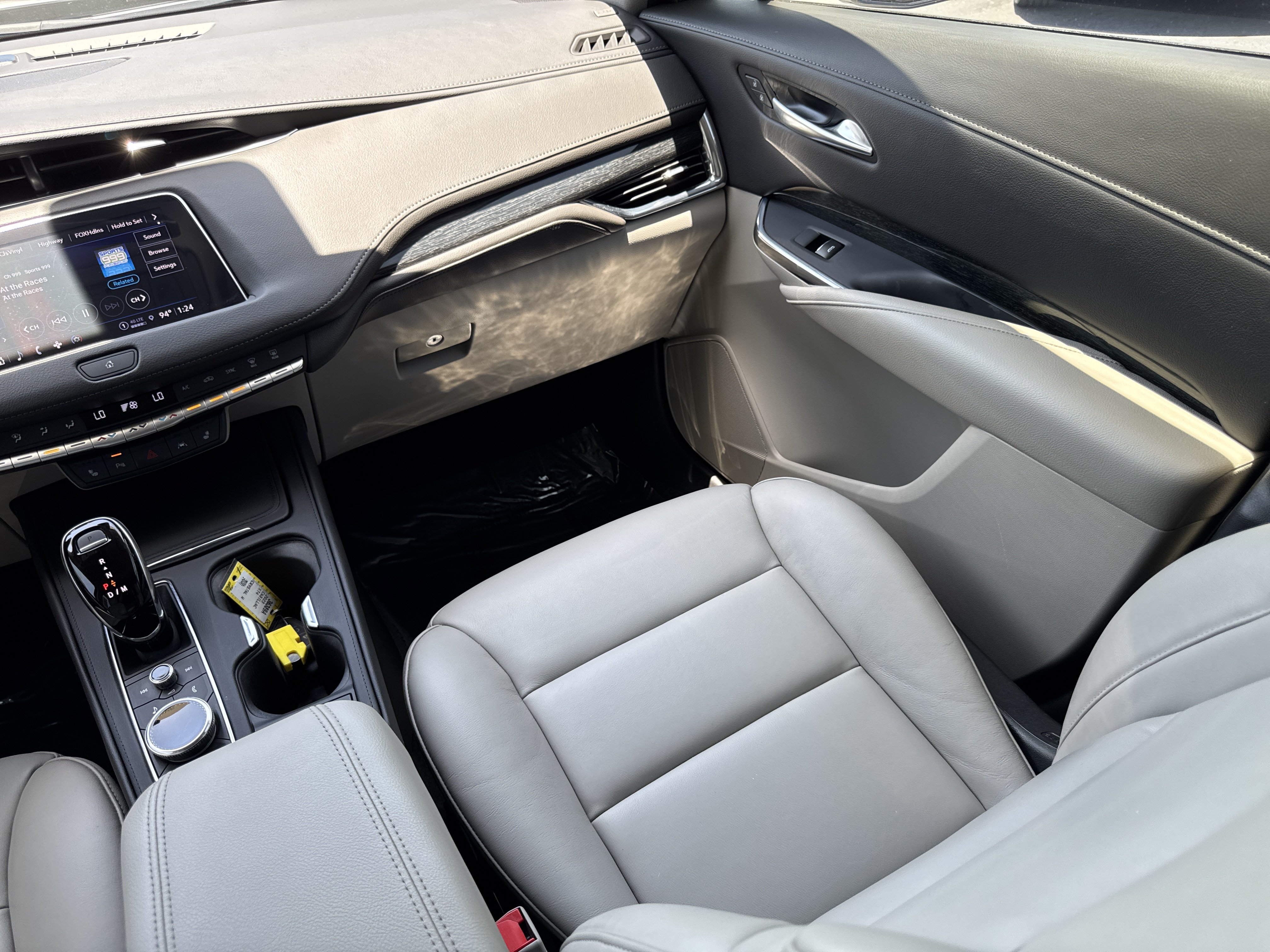Certified 2023 Cadillac XT4 Premium Luxury w/ Cold Weather Package FWD image 15