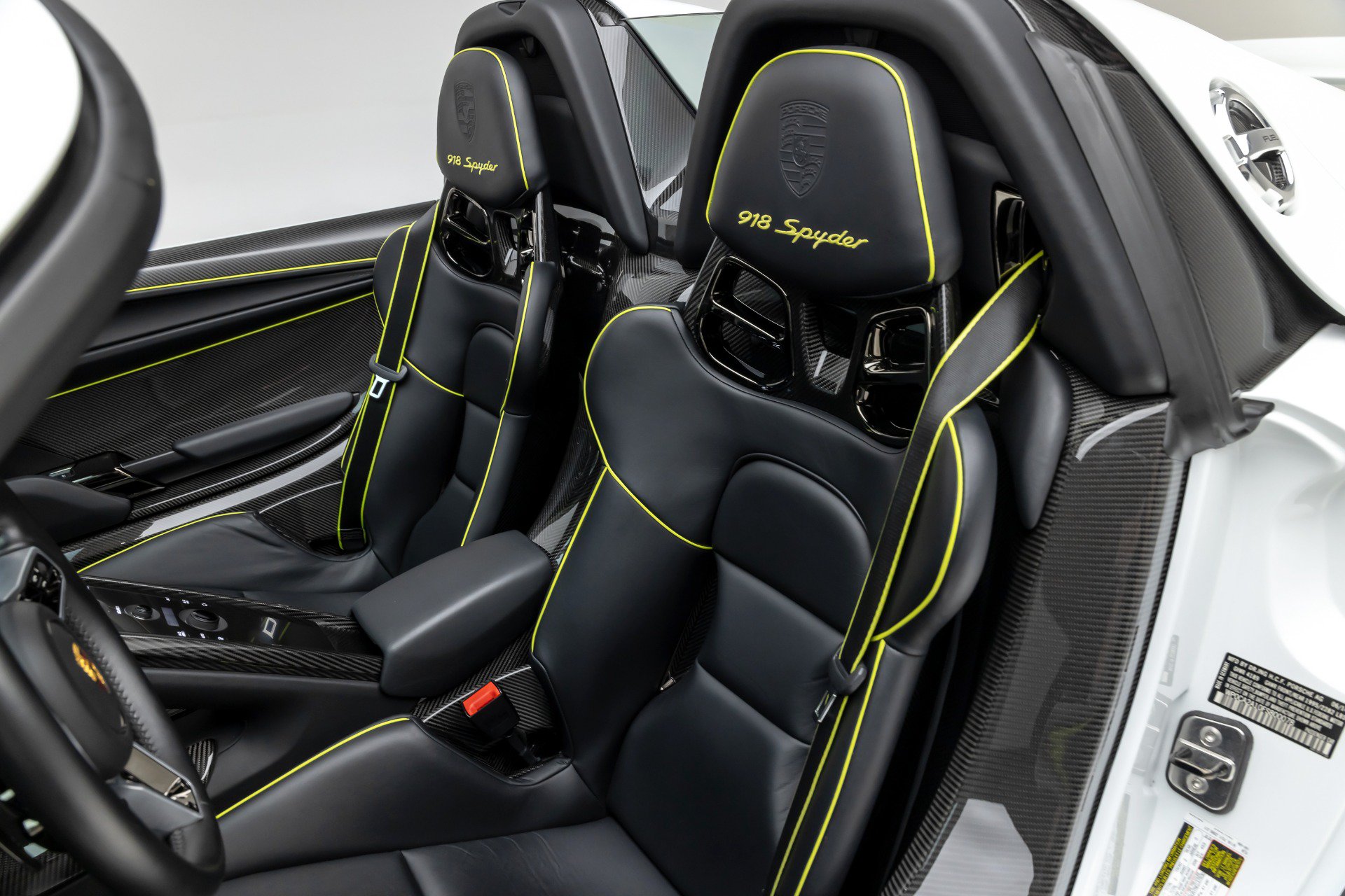 Used 2015 Porsche 918 Spyder AWD/4WD image 7