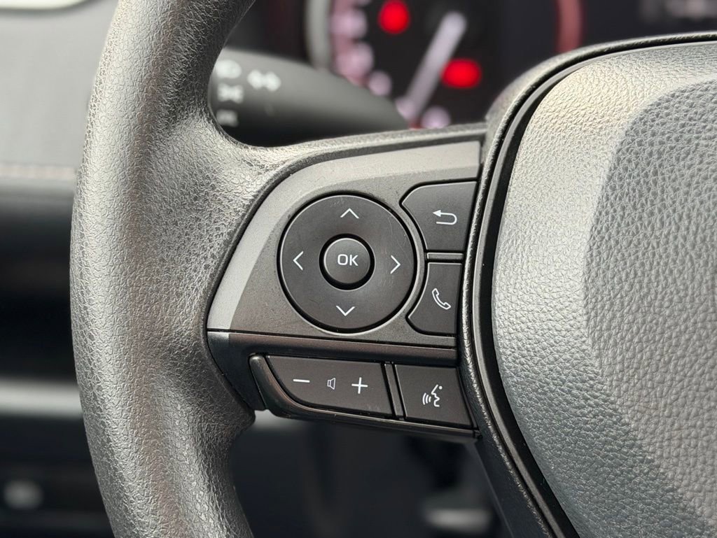 Used 2023 Toyota RAV4 LE AWD/4WD image 12