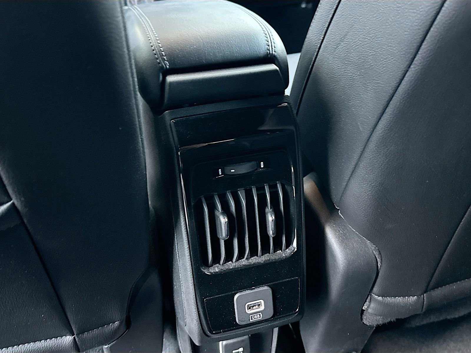 Used 2024 Jeep Compass Limited image 25