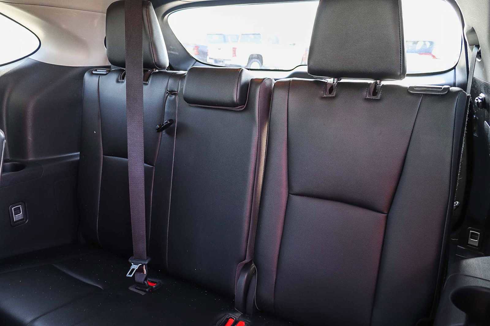 Used 2021 Toyota Highlander XLE image 20