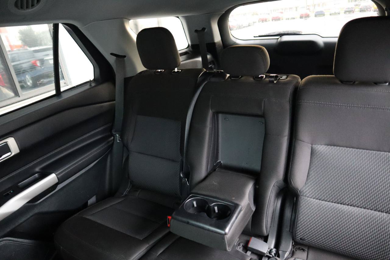 Used 2023 Ford Explorer XLT AWD/4WD image 48