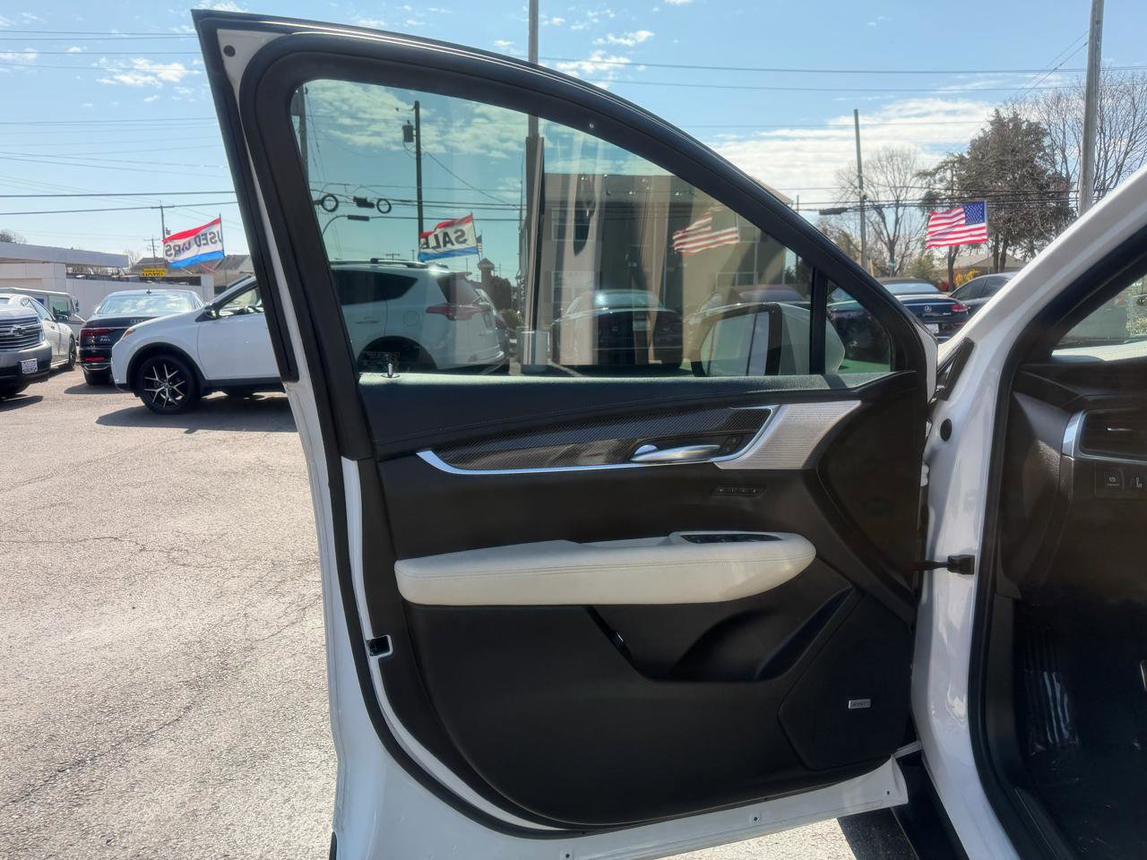 Used 2021 Cadillac XT5 Sportv w/ LPO, Floor Liner Package image 9