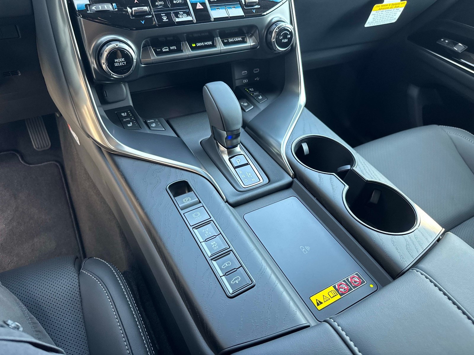 New 2026 Lexus LX 700h Luxury AWD/4WD image 27