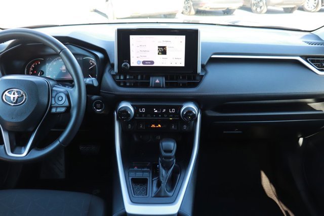 Used 2025 Toyota RAV4 XLE image 13