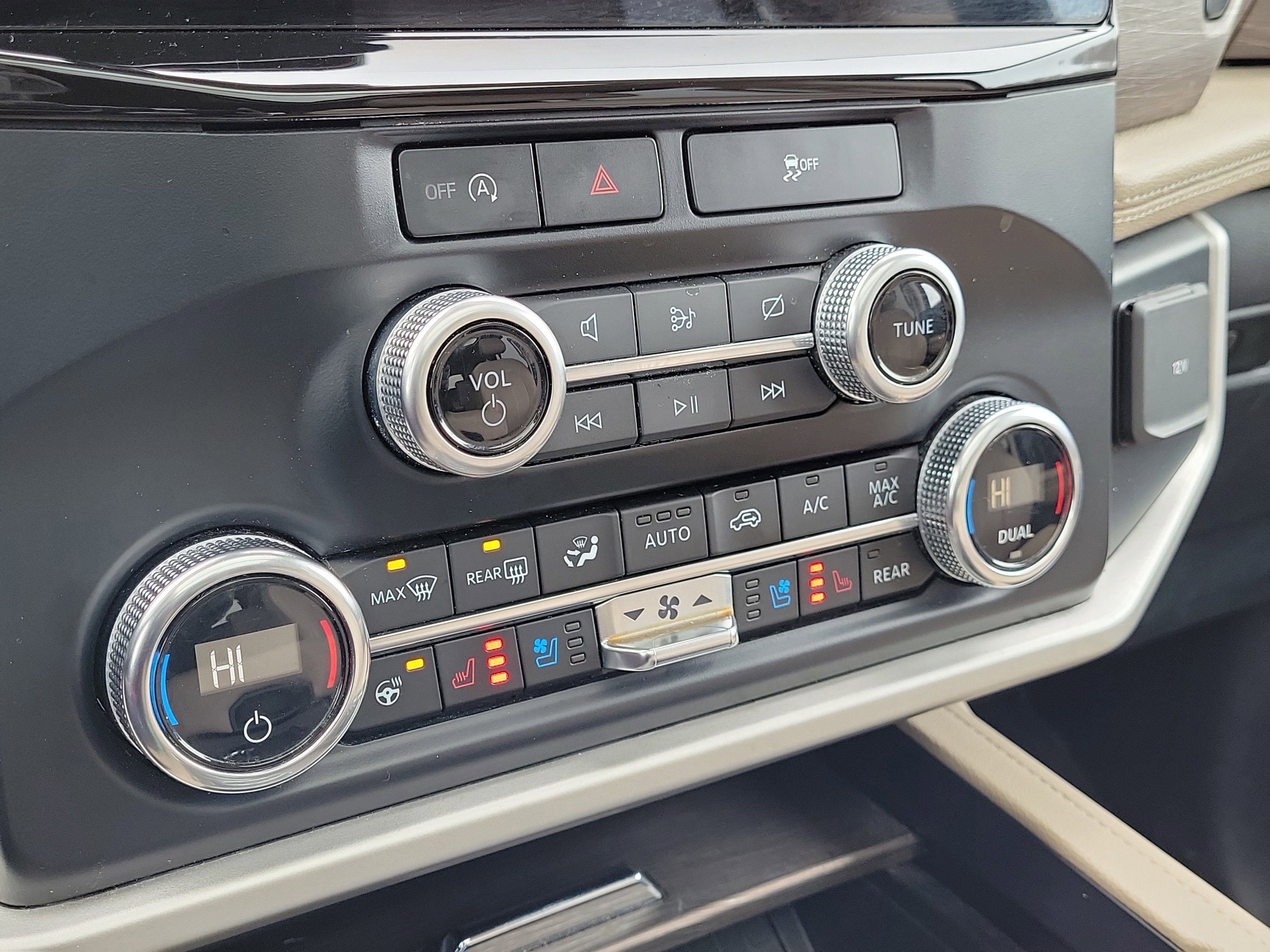 Certified 2024 Ford Expedition Limited image 30