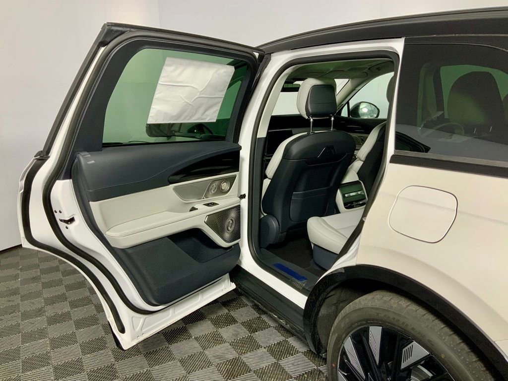 New 2026 Lincoln Nautilus Reserve image 31