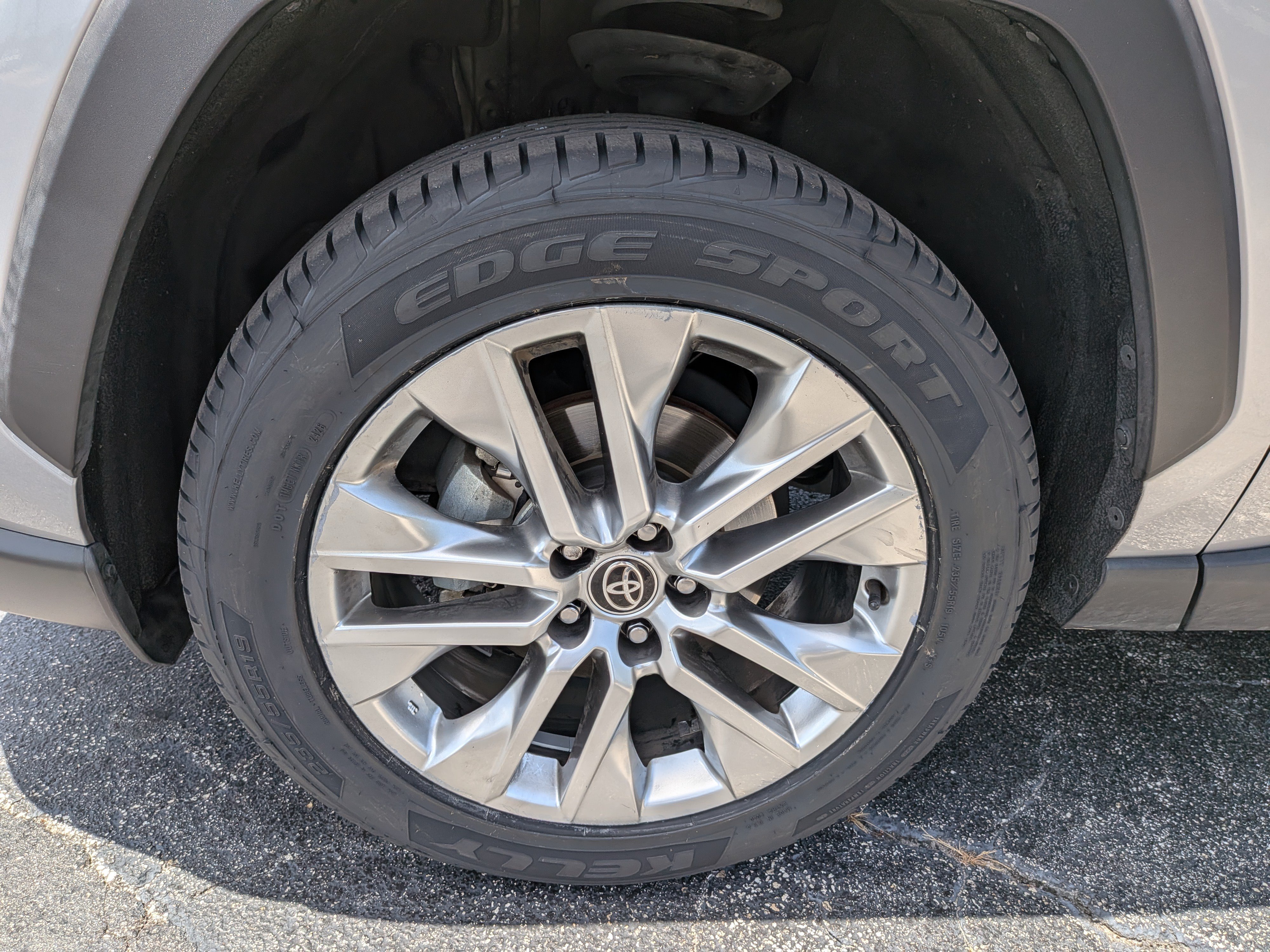 Used 2021 Toyota RAV4 XLE Premium FWD image 12