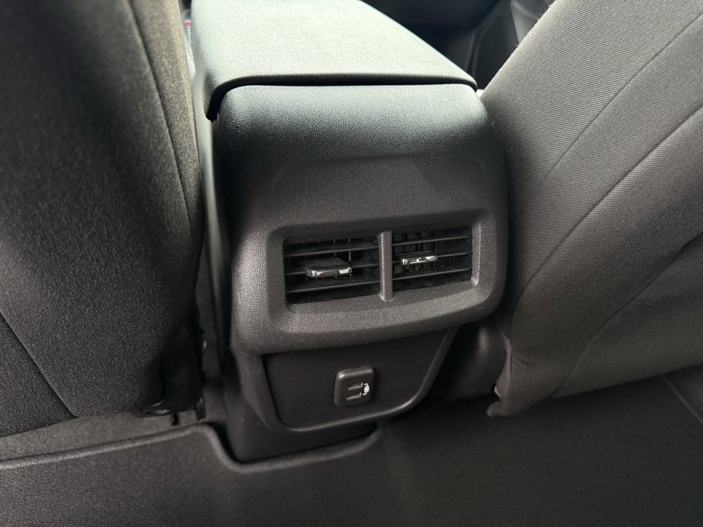 Used 2023 Chevrolet Equinox LT image 25