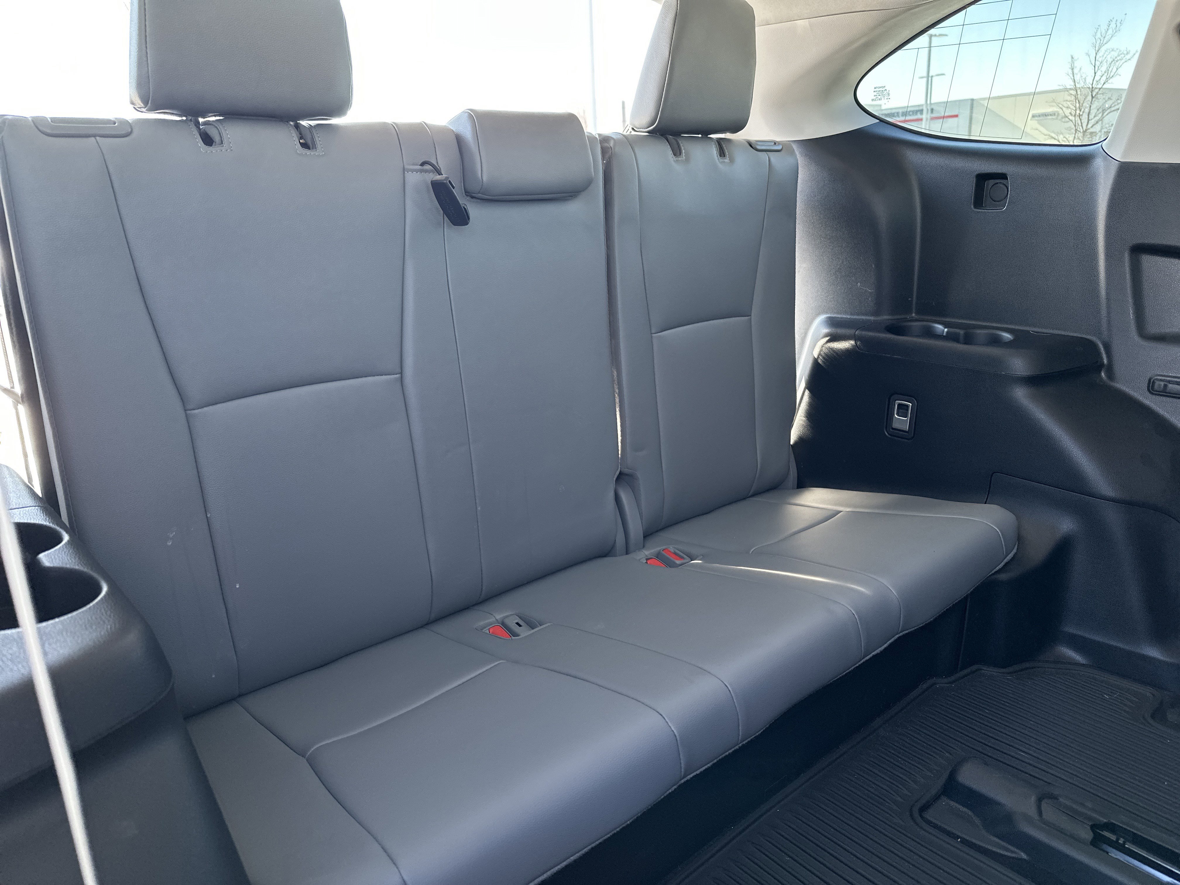 Used 2022 Toyota Highlander XLE image 31