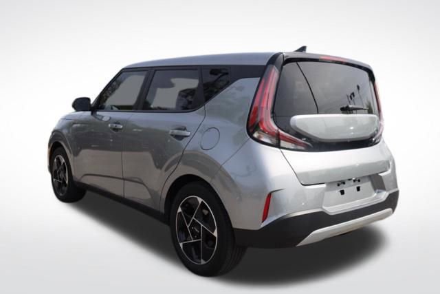 Certified 2023 Kia Soul EX FWD image 12
