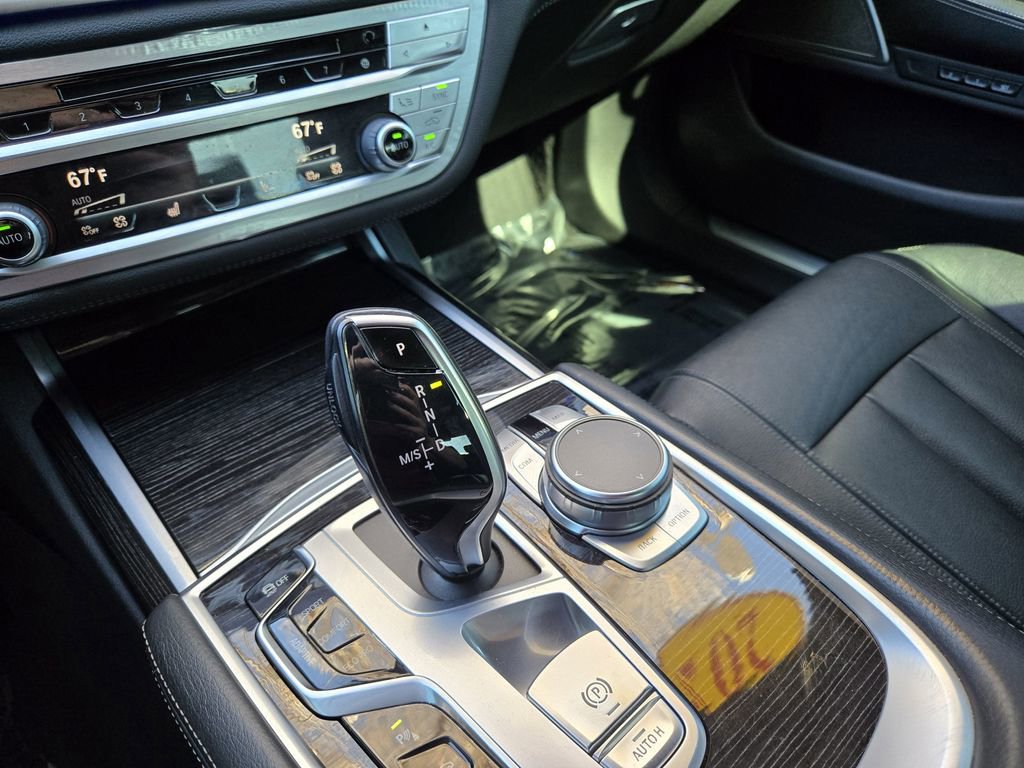 Used 2019 BMW 740i xDrive 740i xDrive w/ M Sport Package image 18