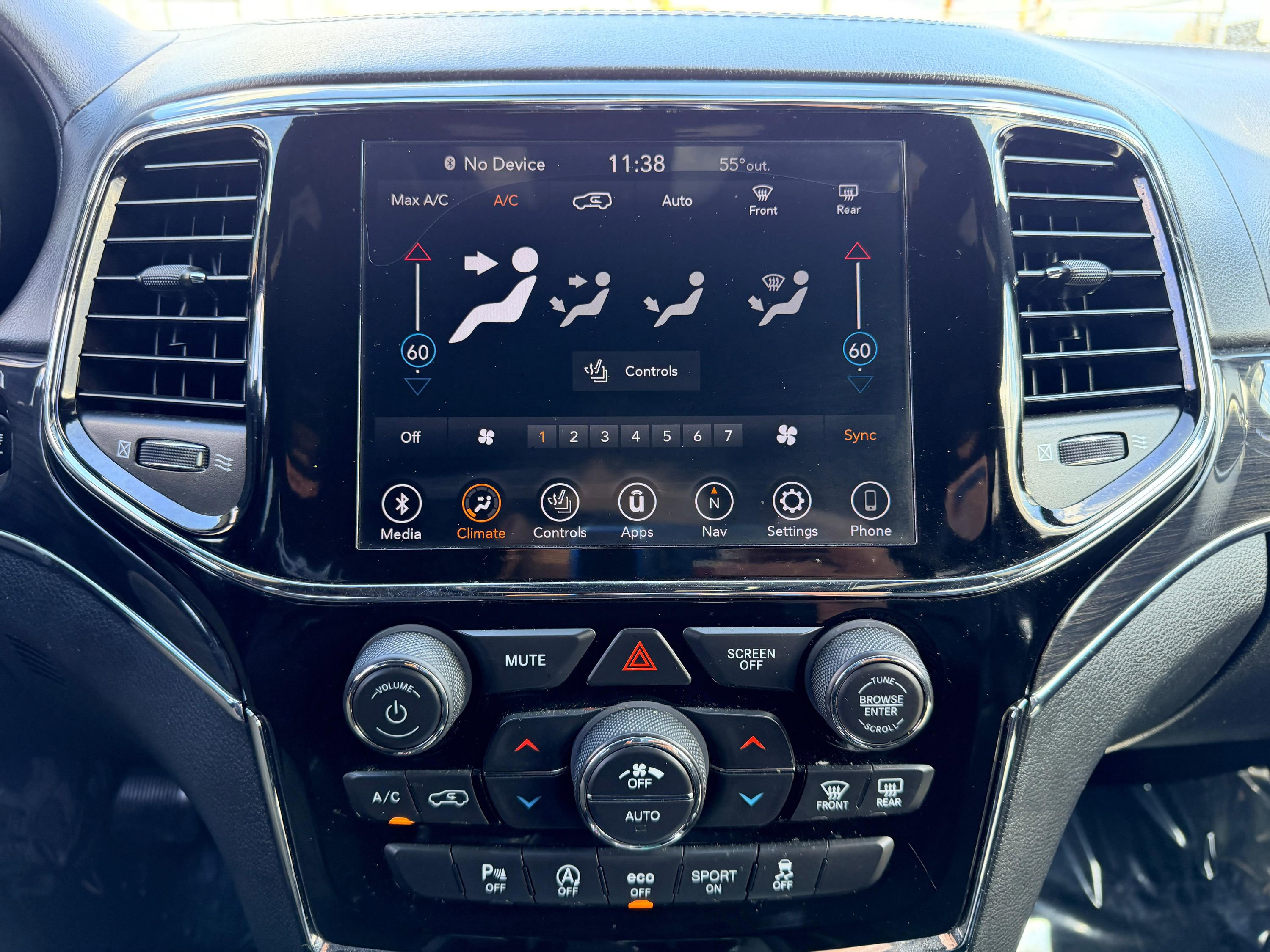 Used 2020 Jeep Grand Cherokee Overland AWD/4WD image 36
