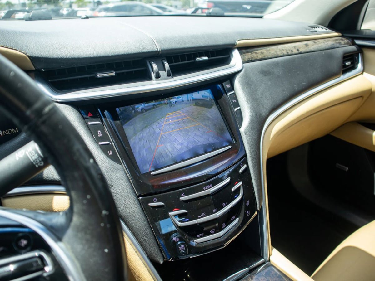 Used 2013 Cadillac XTS Premium FWD image 30