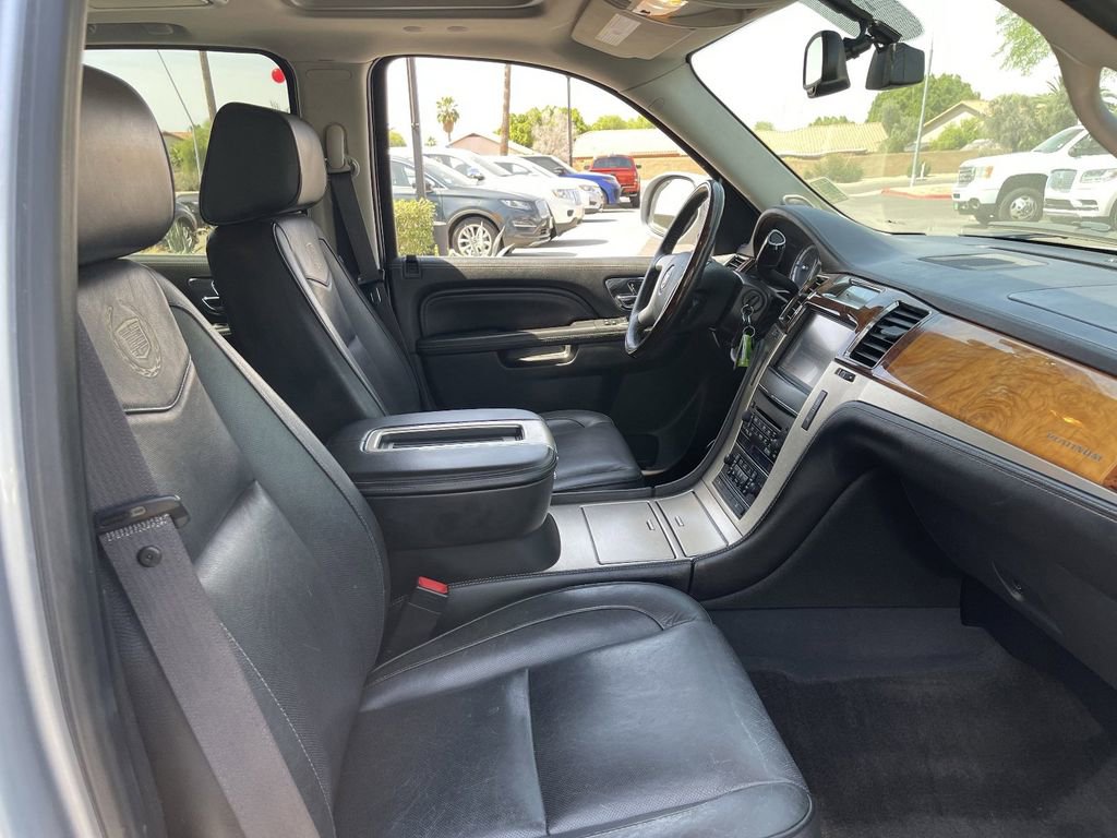 Used 2012 Cadillac Escalade ESV Platinum AWD/4WD image 13