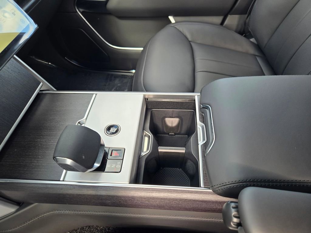 New 2026 Land Rover Range Rover SE image 15