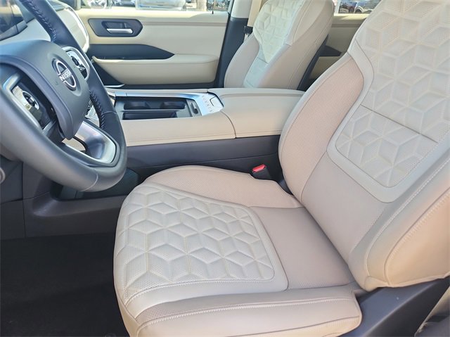 New 2025 Nissan Armada Platinum image 8