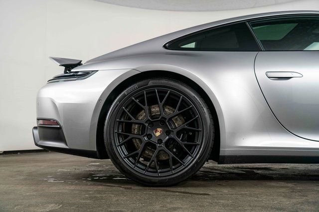 Used 2025 Porsche 911 Carrera GTS image 10