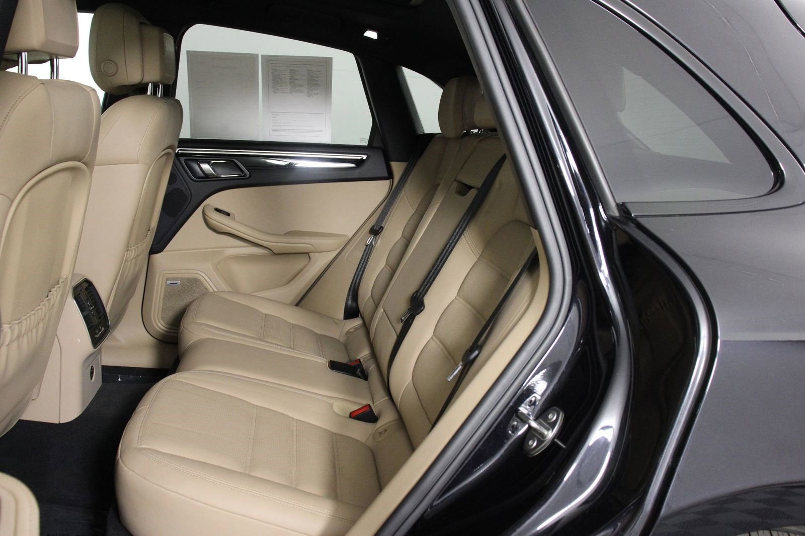 Certified 2023 Porsche Macan S image 33