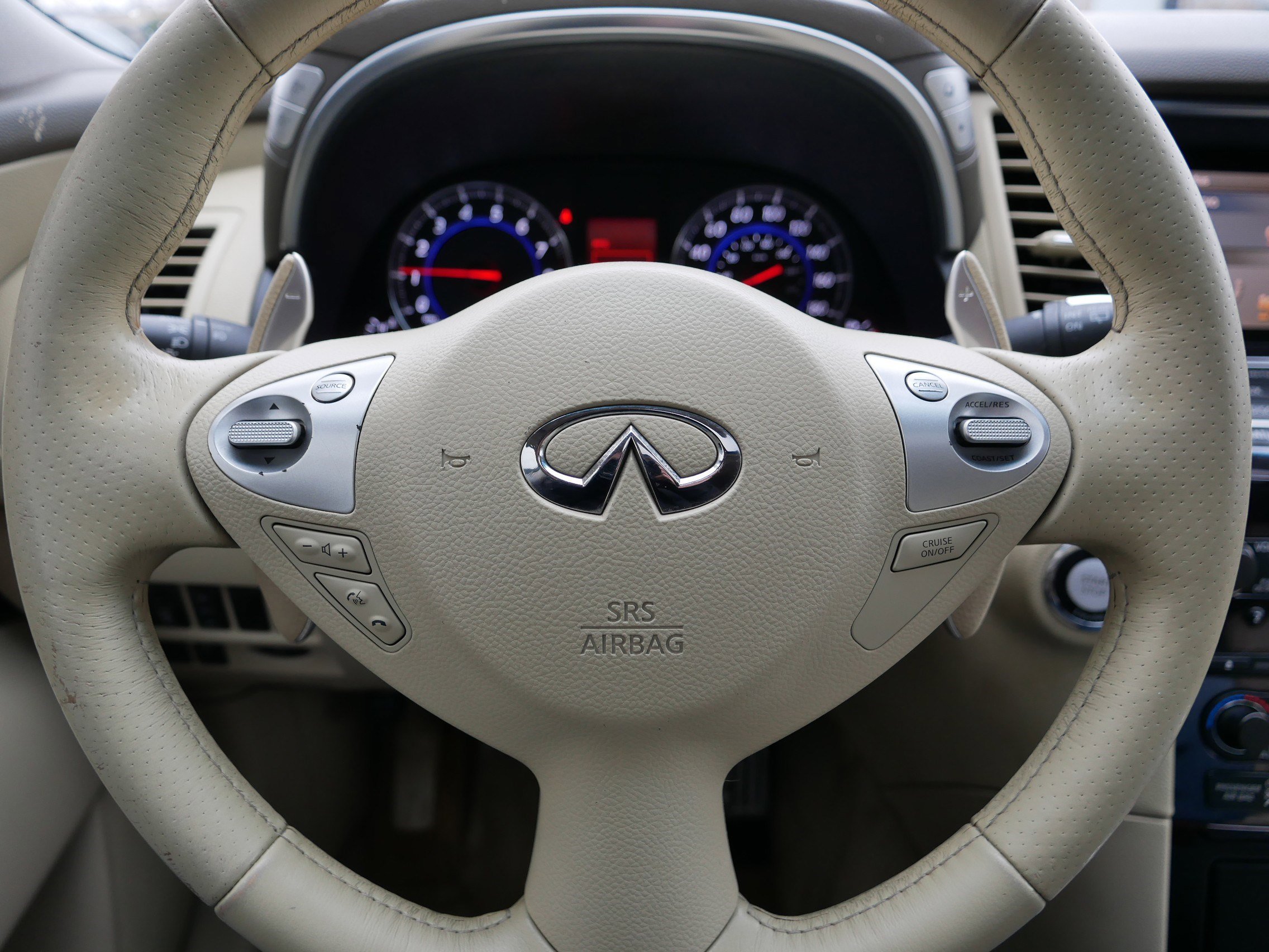 Used 2009 INFINITI FX35 AWD w/ Deluxe Touring Pkg image 25