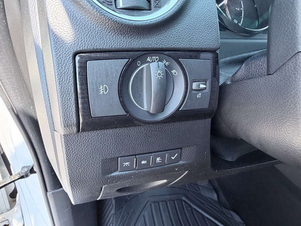 Used 2013 Chevrolet Captiva Sport LT FWD image 11