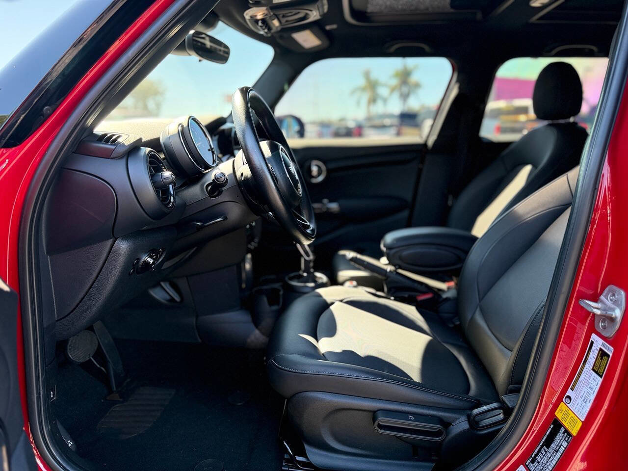 Used 2021 MINI Cooper 4-Door Hardtop image 13