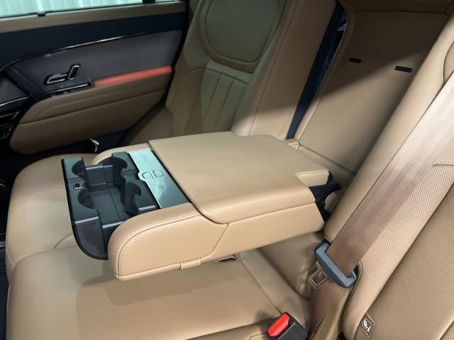 Used 2025 Land Rover Range Rover Sport SE image 15