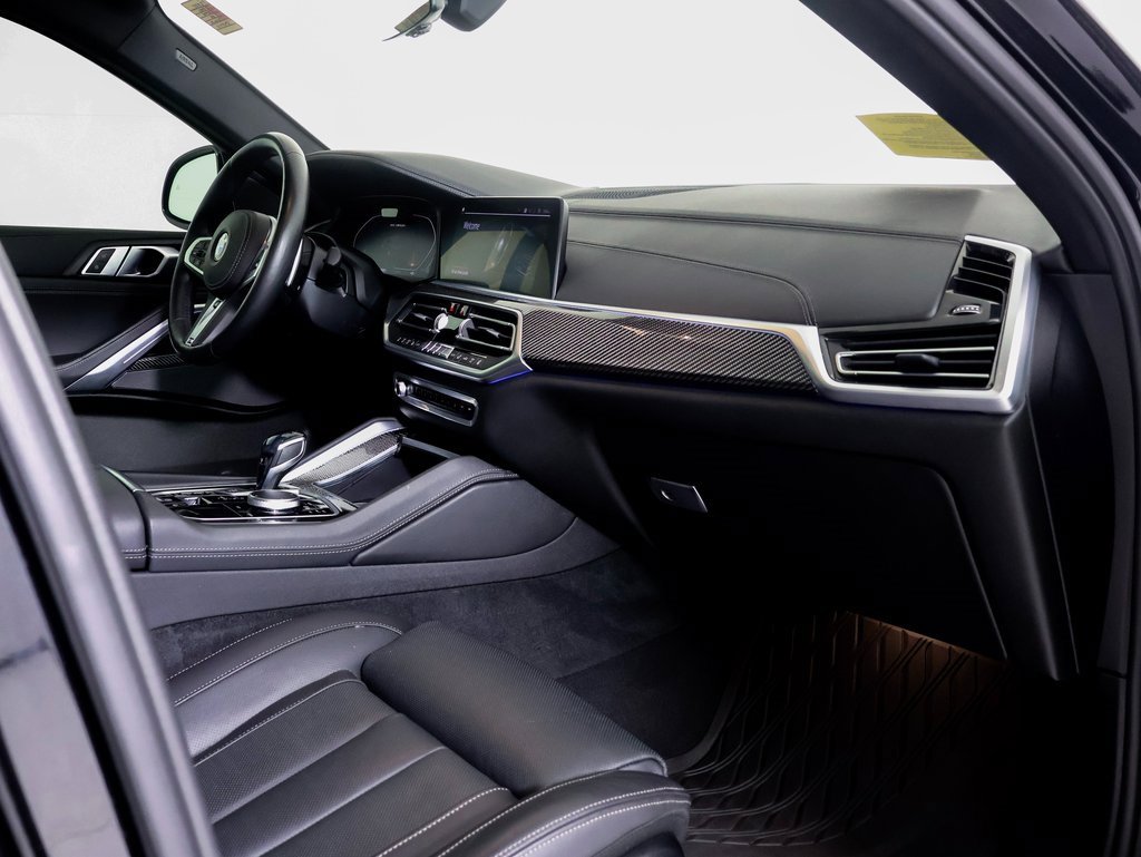 Used 2021 BMW X6 M50i image 7