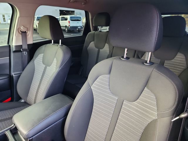 Used 2023 Kia Sorento LX image 12
