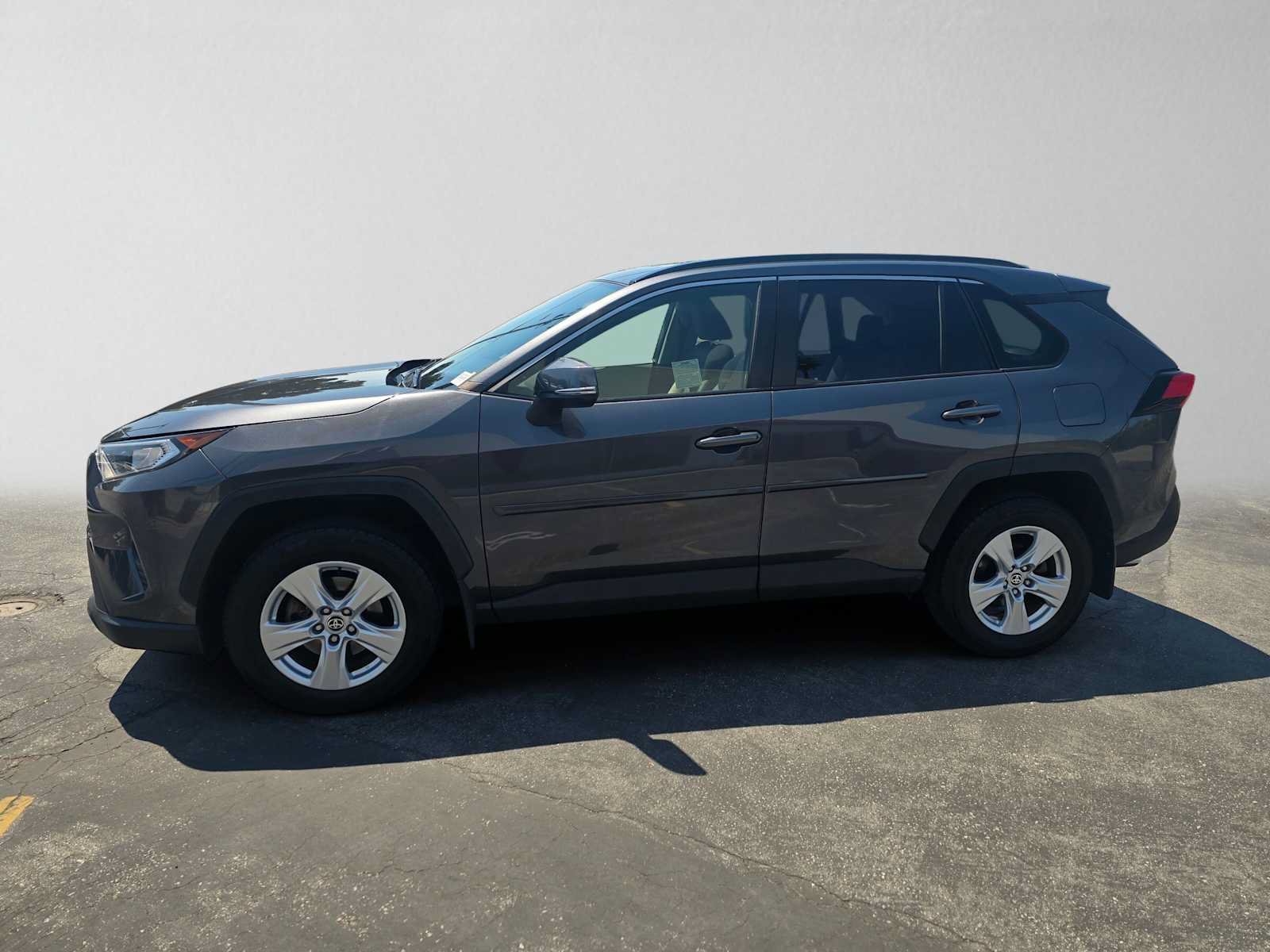 Used 2020 Toyota RAV4 XLE w/ Convenience Package AWD/4WD image 6