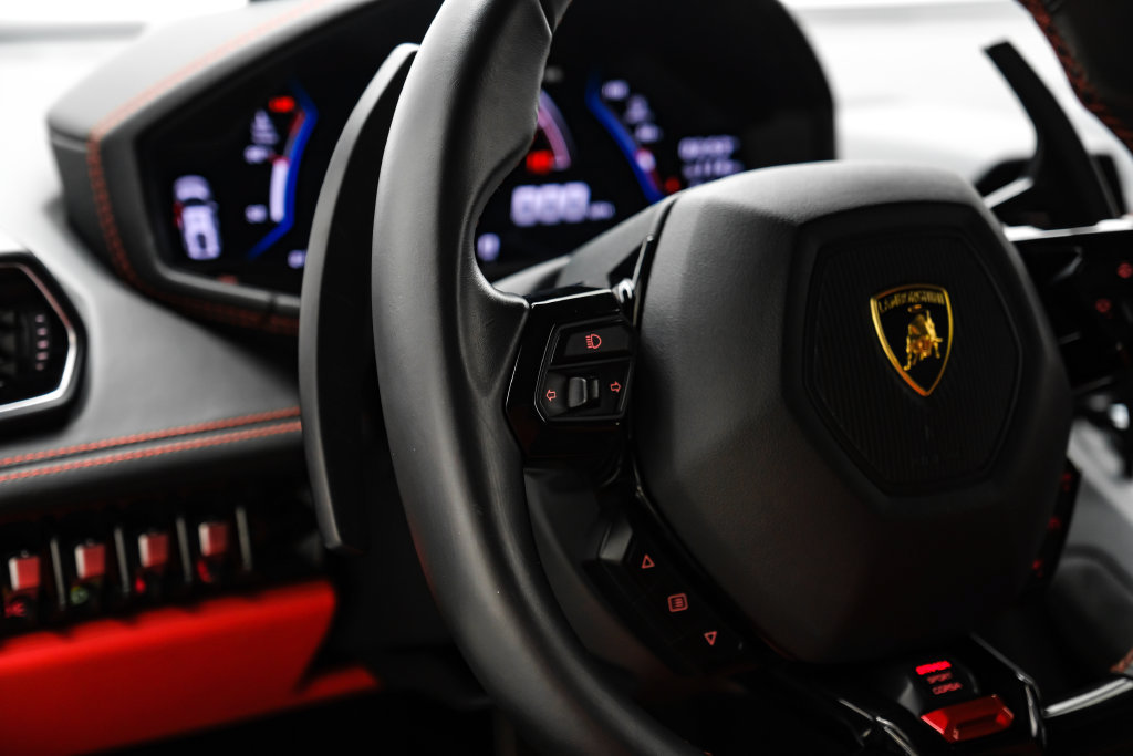 Used 2020 Lamborghini Huracan EVO AWD/4WD image 18