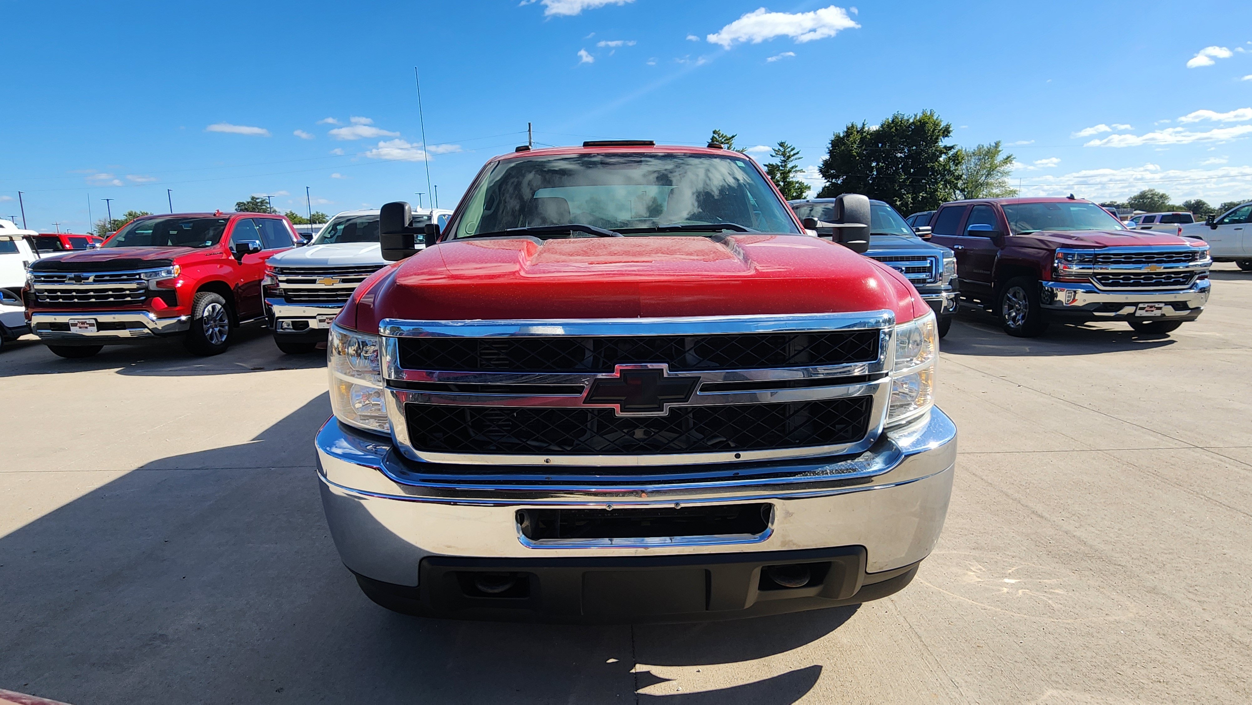 Used 2011 Chevrolet Silverado 3500 4x4 Crew Cab image 2