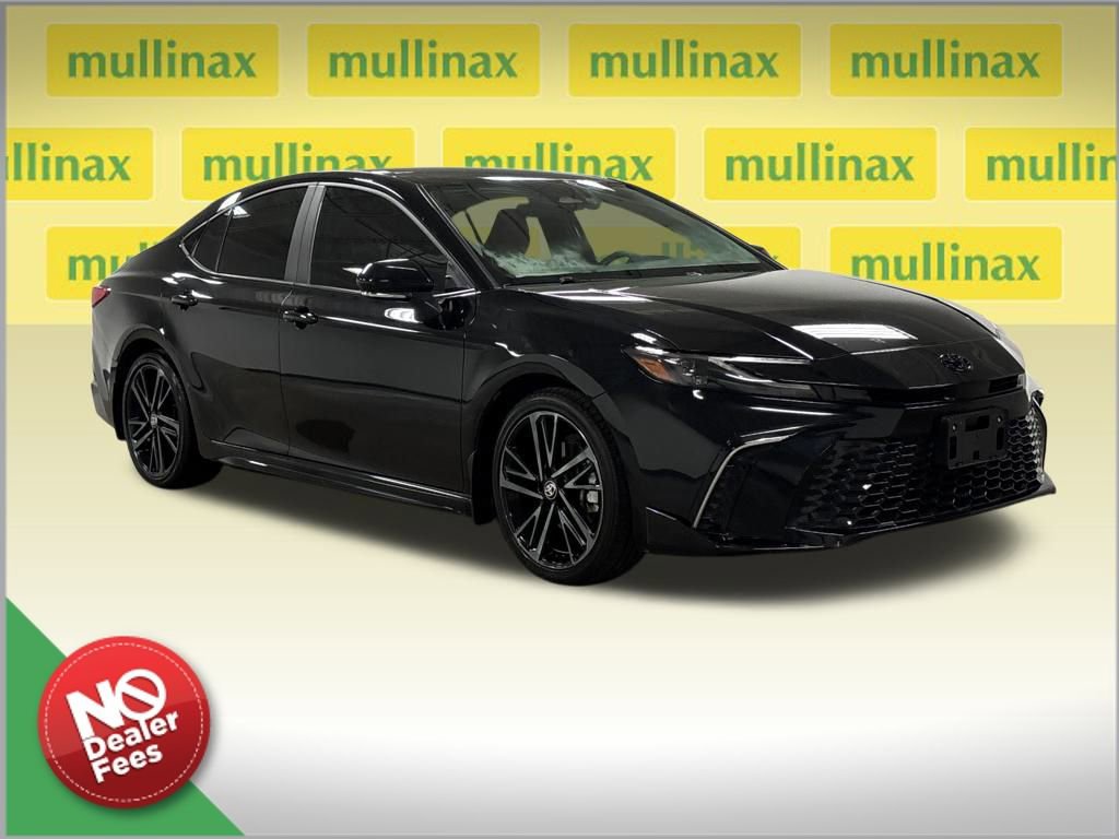 Used 2025 Toyota Camry XSE image 1