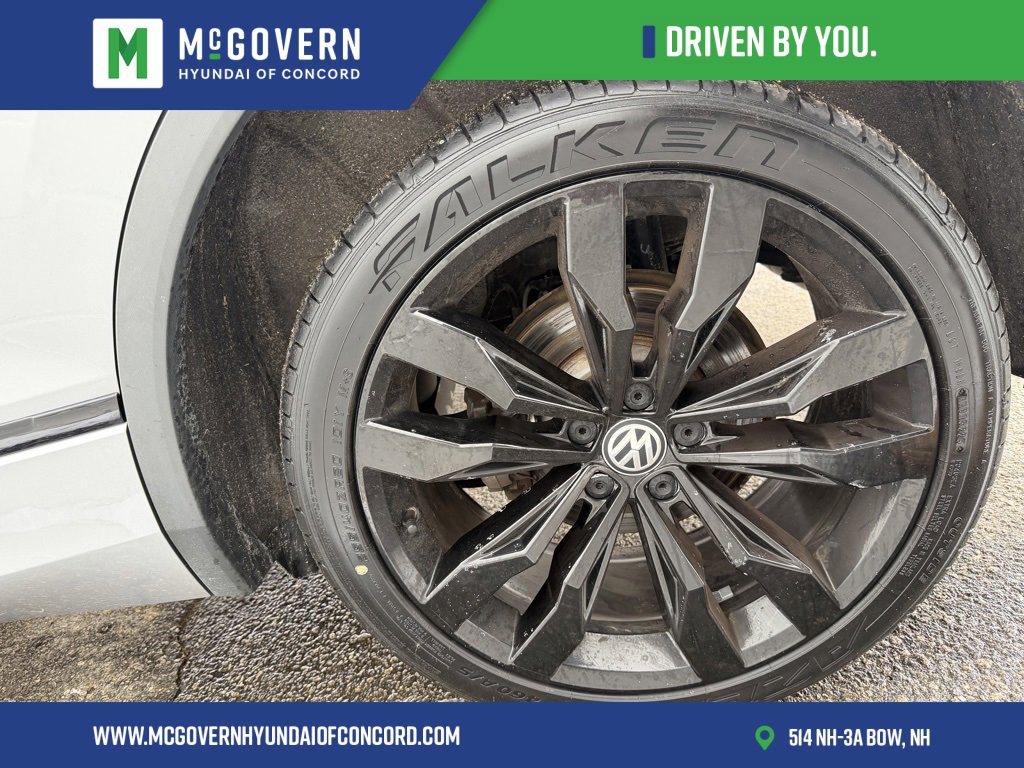 Used 2020 Volkswagen Tiguan SE R-Line w/ 3rd Row Seat Package image 30