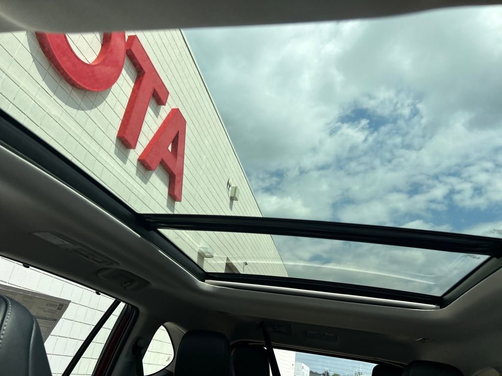 New 2026 Toyota Highlander Platinum image 20