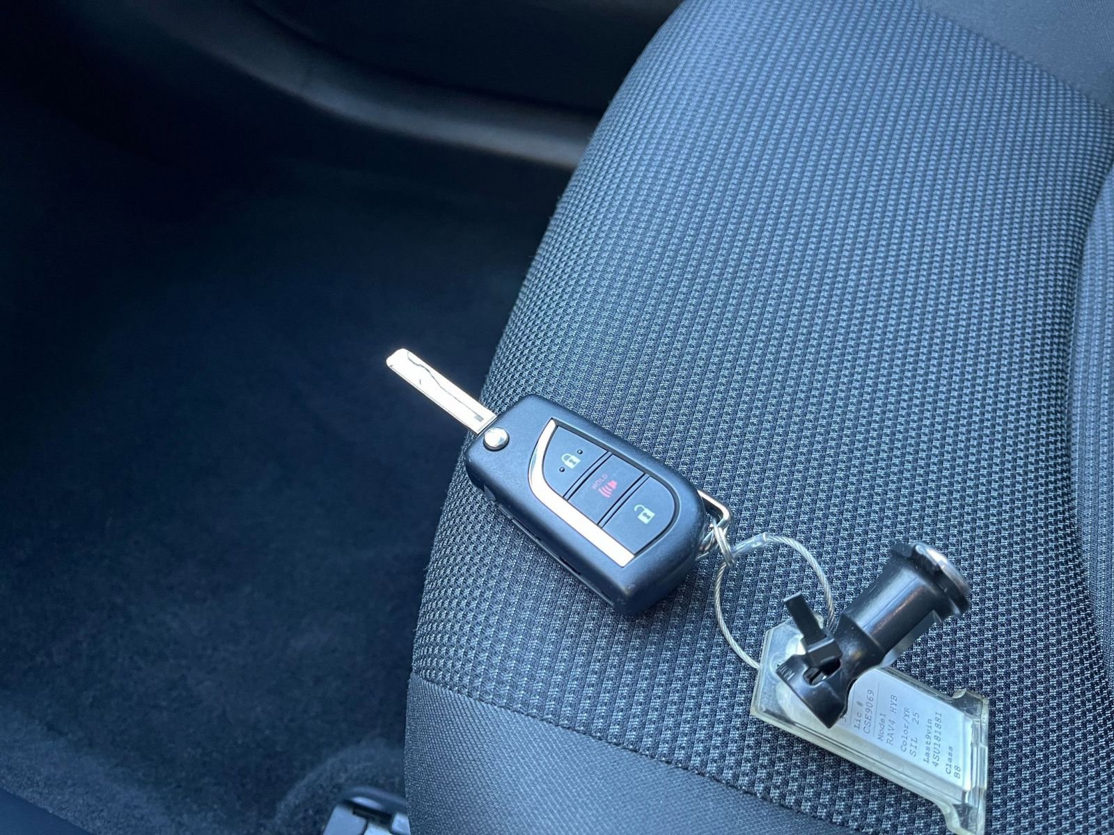 Used 2025 Toyota RAV4 LE image 22