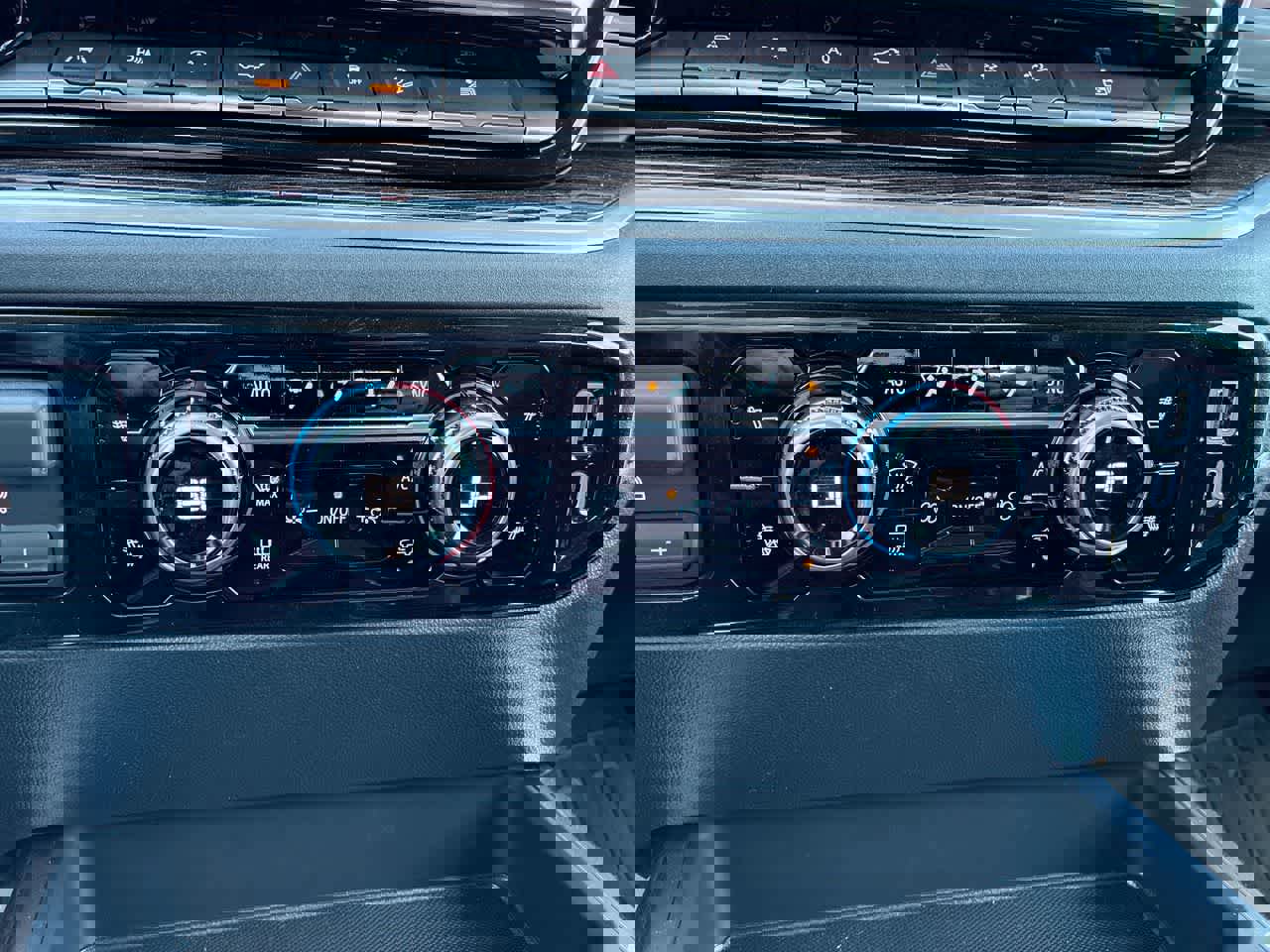 New 2026 GMC Sierra 1500 Elevation w/ Elevation Premium Package image 18