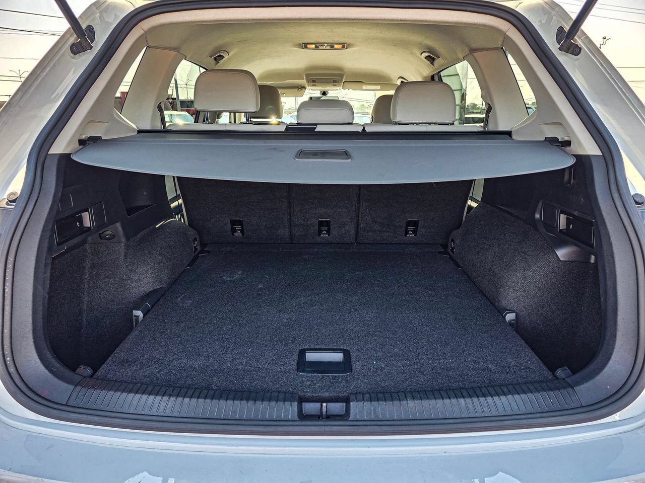 Used 2019 Volkswagen Tiguan SE AWD/4WD image 35