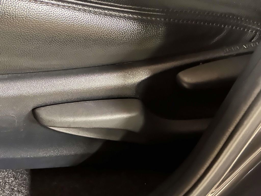 Used 2018 Toyota RAV4 XLE image 16