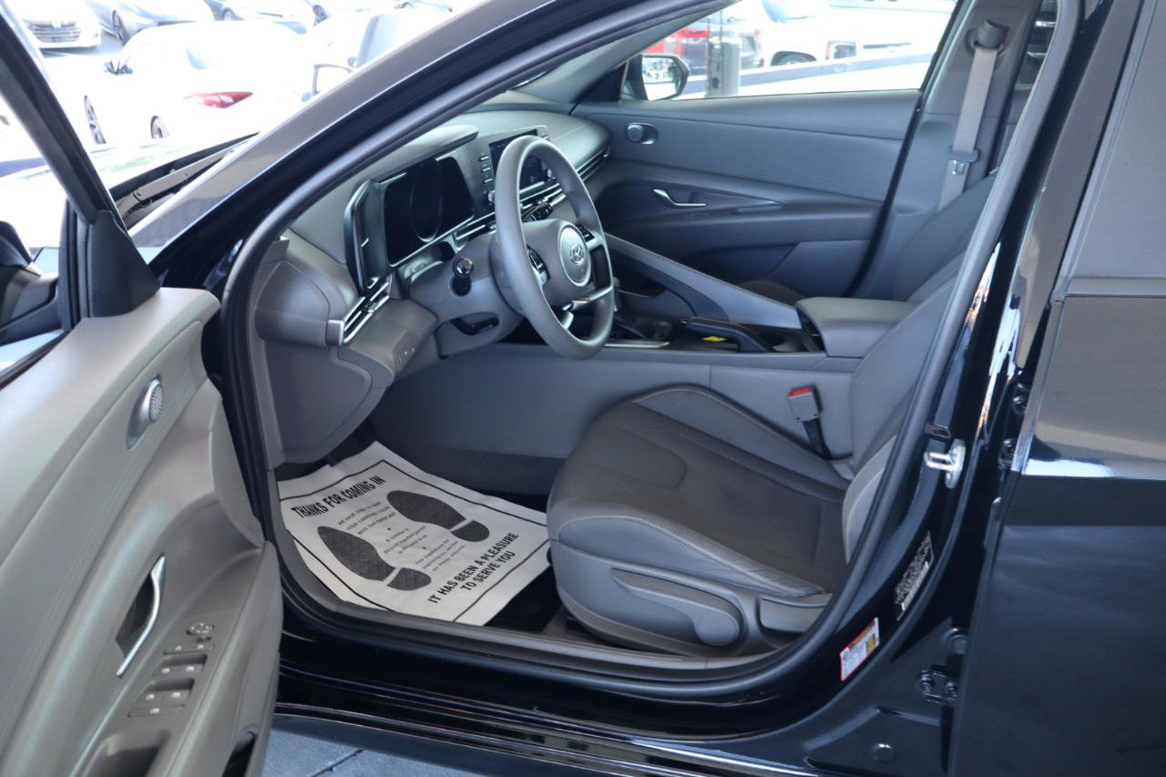 Used 2023 Hyundai Elantra SEL FWD image 14